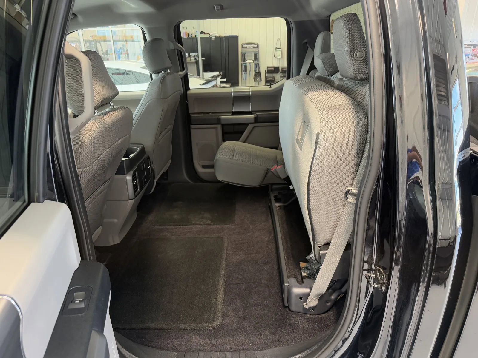 Used 2017 Ford F150 XLT w/ Equipment Group 301A Mid AWD/4WD image 18