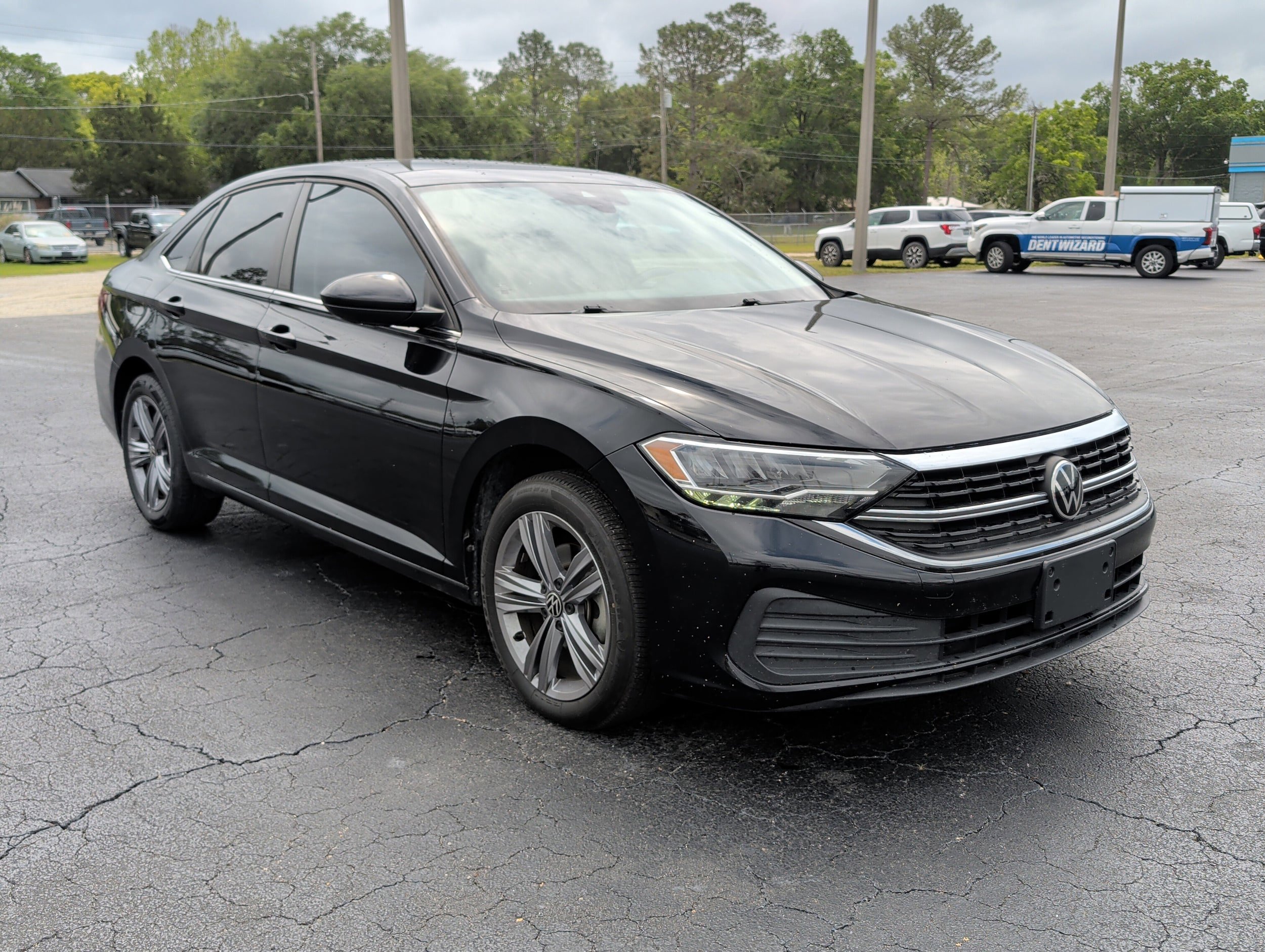 Used 2022 Volkswagen Jetta SE FWD image 2