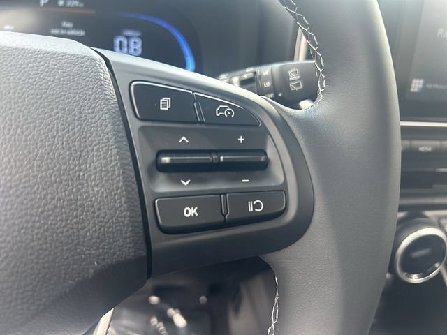 New 2025 Hyundai Venue SEL FWD image 26