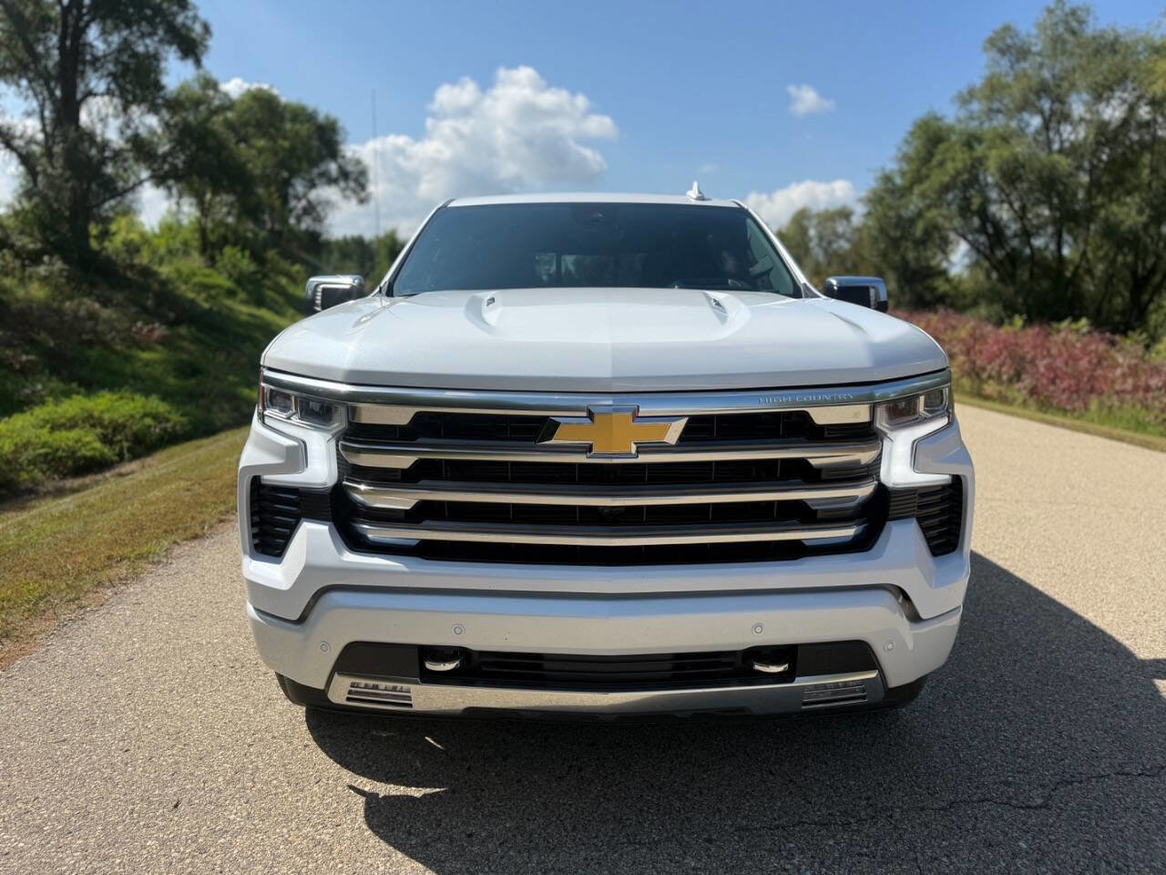 Used 2025 Chevrolet Silverado 1500 High Country image 3