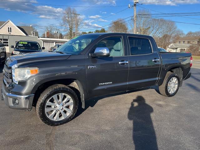 Used 2015 Toyota Tundra Limited w/ Limited Premium Package image 1