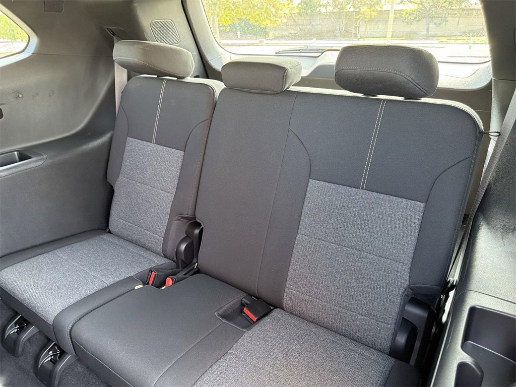 Used 2025 GMC Acadia Elevation image 27