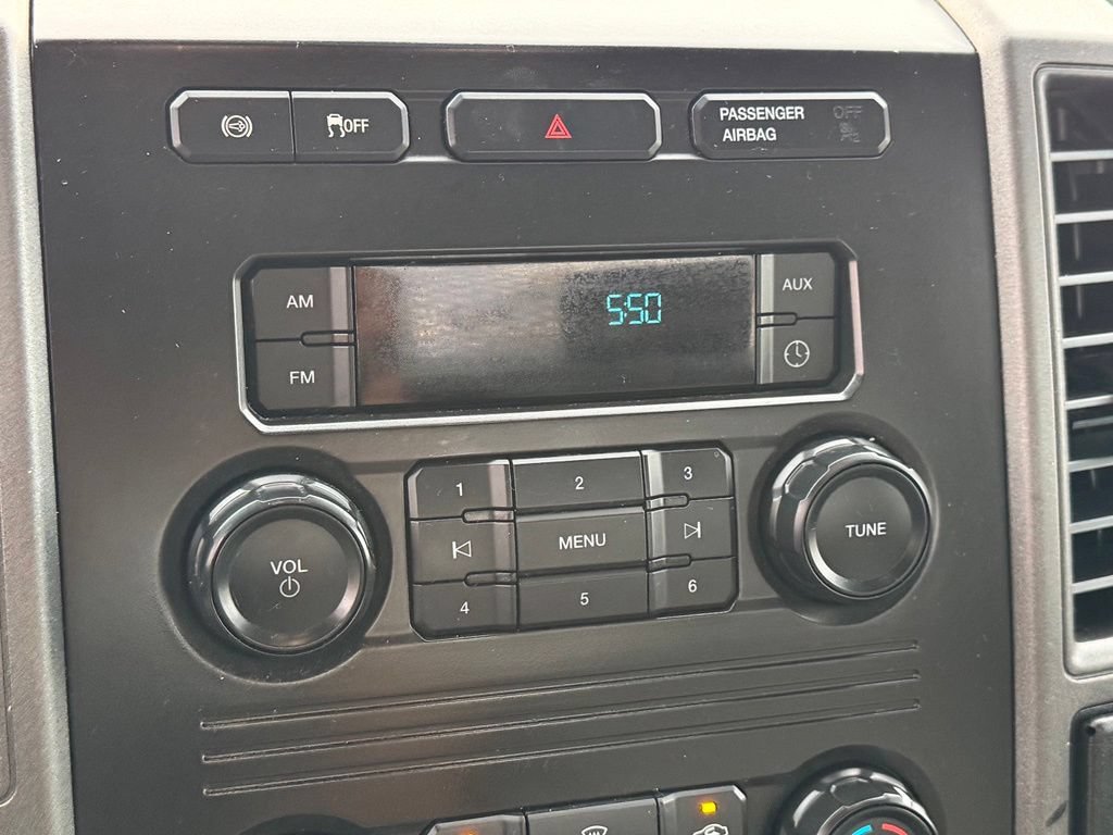 Used 2018 Ford F550 2WD Regular Cab Super Duty image 15