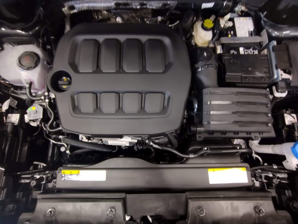 New 2025 Volkswagen Tiguan SE image 7