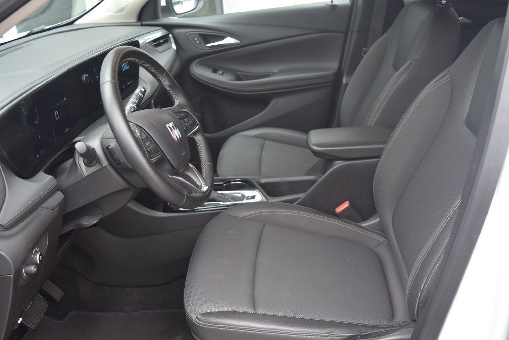 Used 2025 Buick Encore GX Preferred AWD/4WD image 8