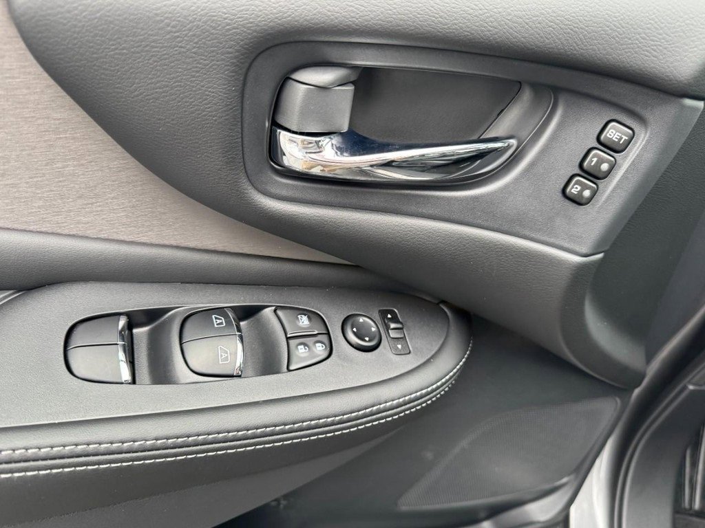 Used 2024 Nissan Murano SL image 17