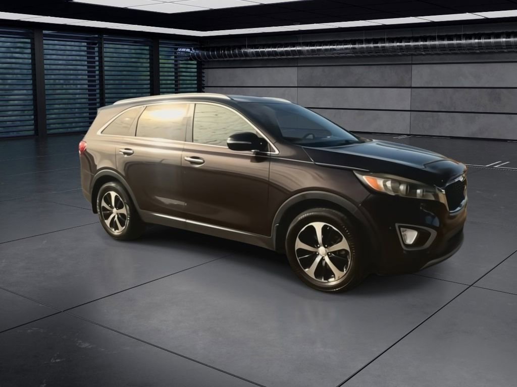 Used 2017 Kia Sorento EX image 2
