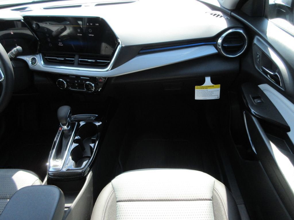 New 2026 Chevrolet Trax LT w/ Driver Confidence Package FWD image 16