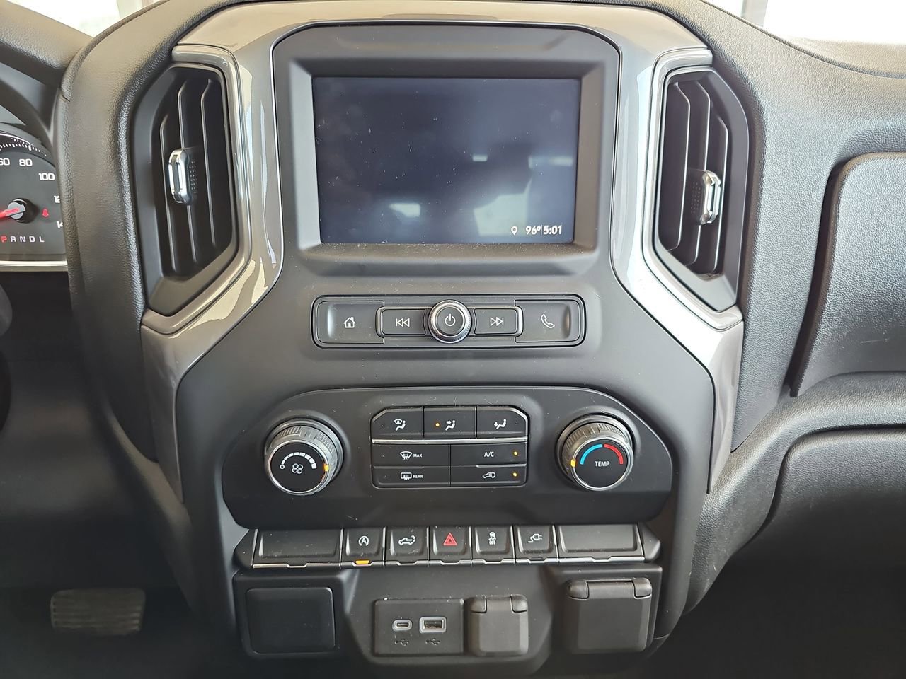 Used 2022 Chevrolet Silverado 1500 Custom w/ Safety Confidence Package AWD/4WD image 24