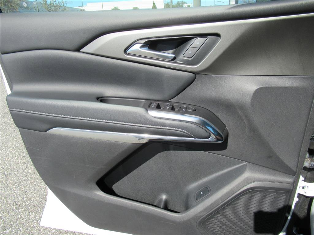 Used 2025 Chevrolet Traverse LT image 21