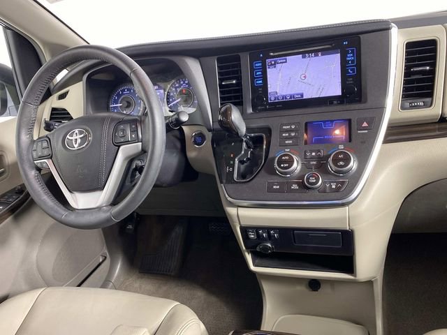Used 2017 Toyota Sienna XLE w/ XLE Navigation Package AWD/4WD image 14