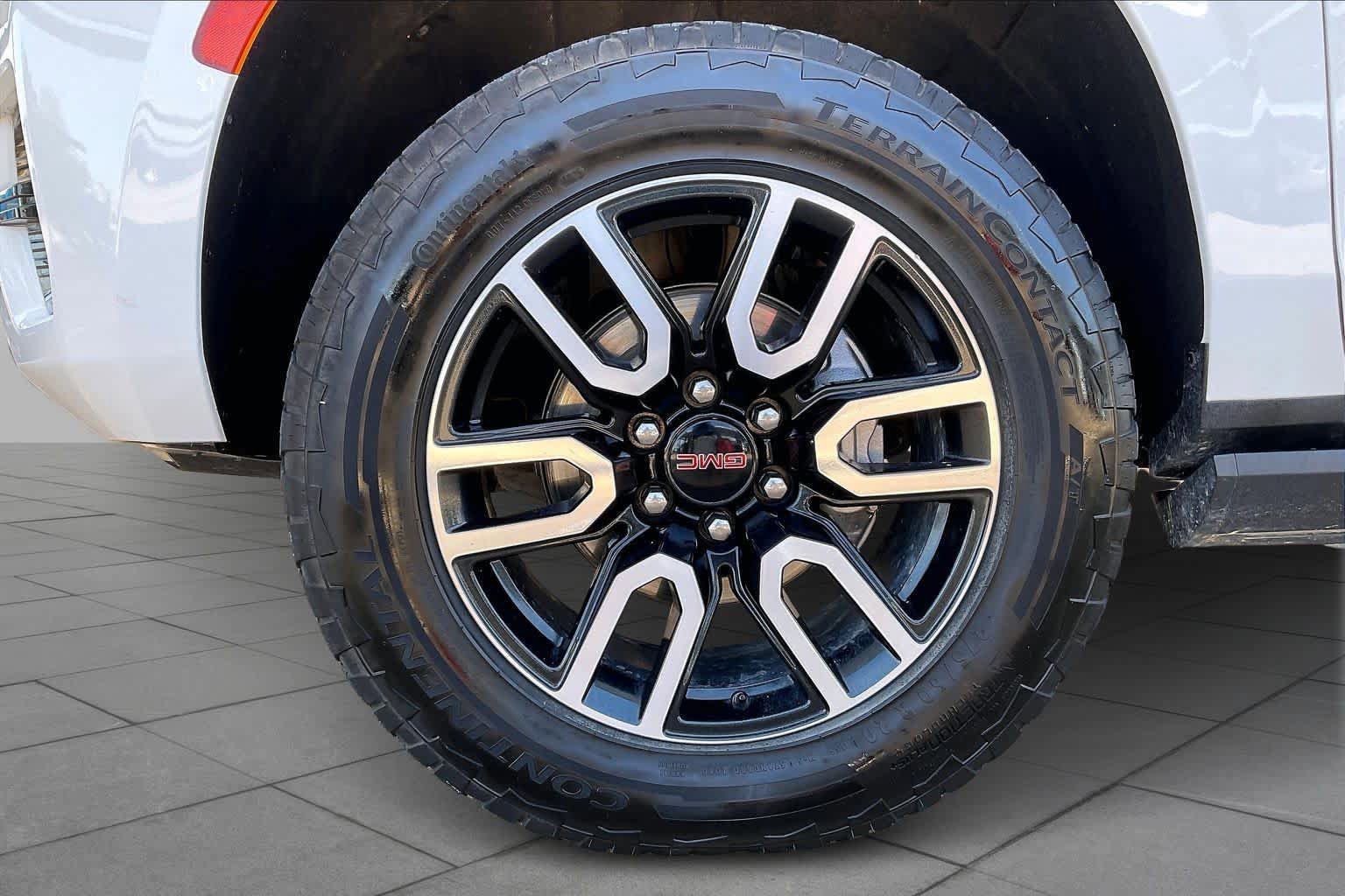 Used 2021 GMC Yukon XL AT4 w/ AT4 Premium Plus Package image 10