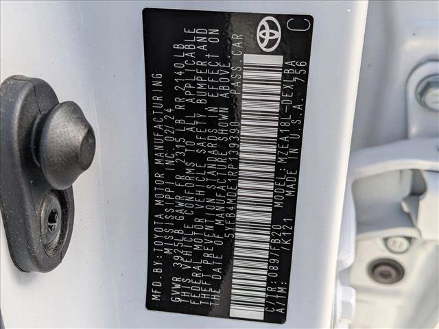 Used 2024 Toyota Corolla LE image 23