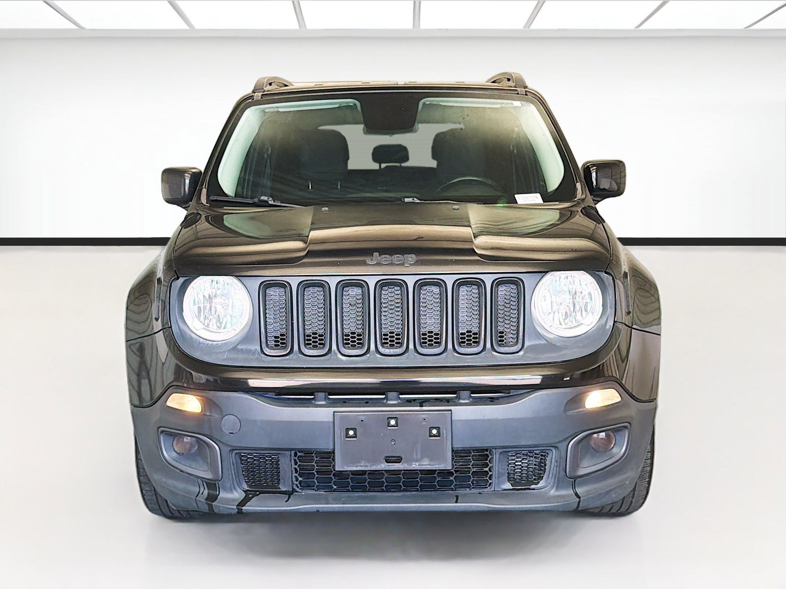 Used 2016 Jeep Renegade Latitude FWD image 2