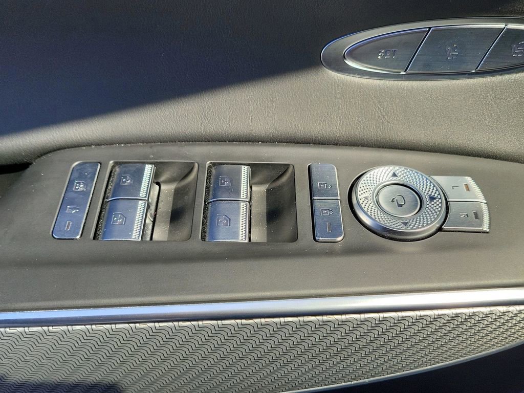 Used 2025 Genesis GV70 2.5T Sport Prestige w/ Sport Prestige Package image 21