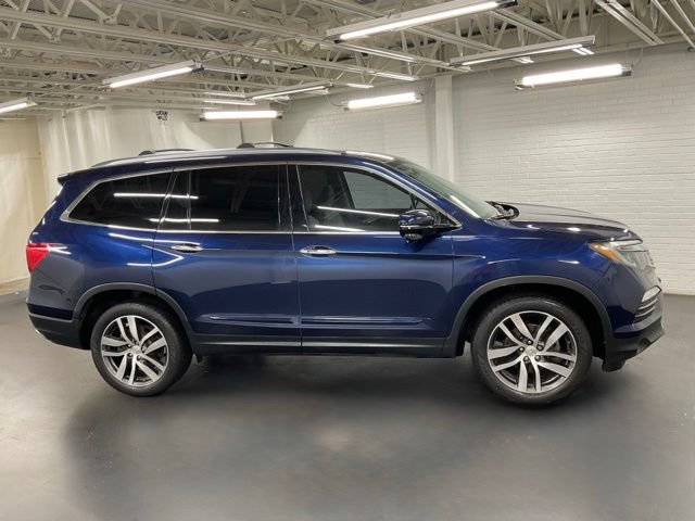 Certified 2017 Honda Pilot Touring image 6
