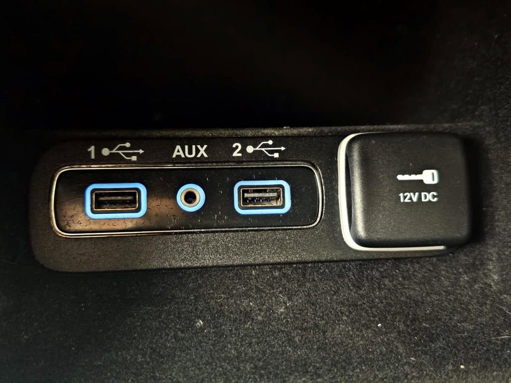 Used 2018 Jeep Grand Cherokee Altitude image 15