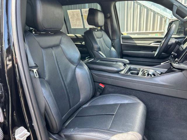 Certified 2024 Jeep Wagoneer Series II AWD/4WD image 40