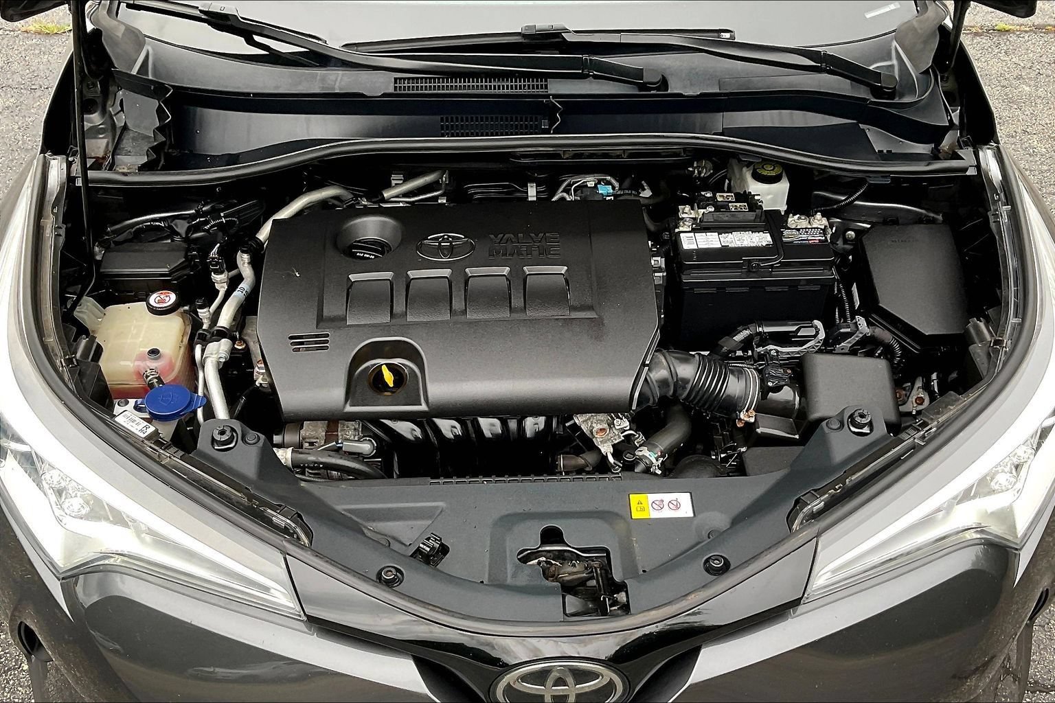 Used 2019 Toyota C-HR LE FWD image 28