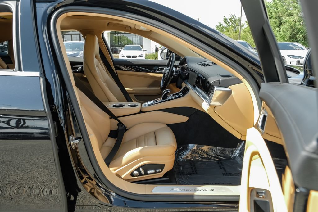 Used 2019 Porsche Panamera 4 AWD/4WD image 38