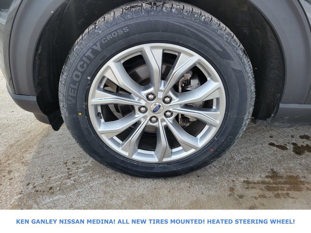 Used 2022 Ford Explorer Limited w/ Equipment Group 301A image 18