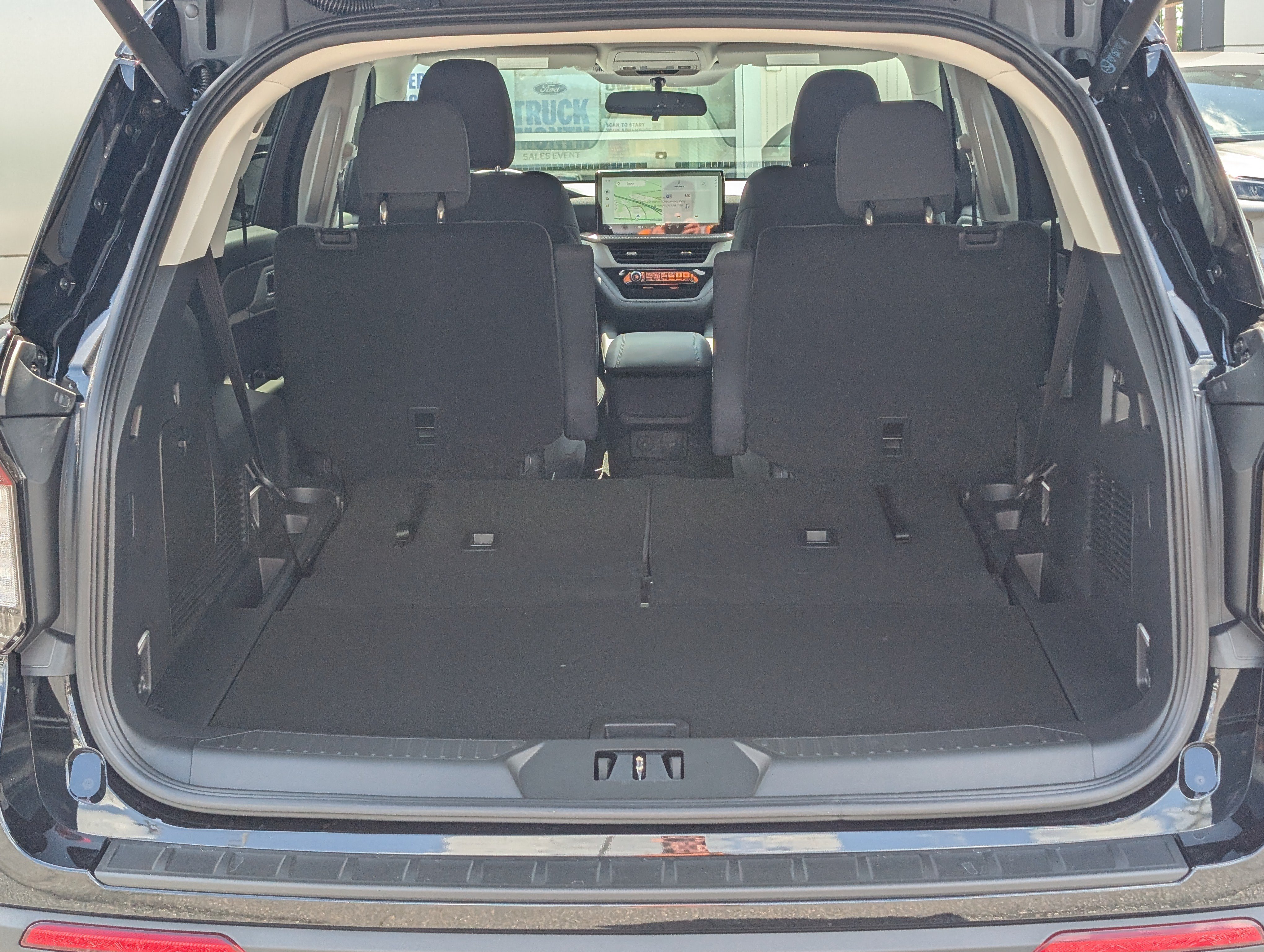 New 2026 Ford Explorer Active RWD image 11