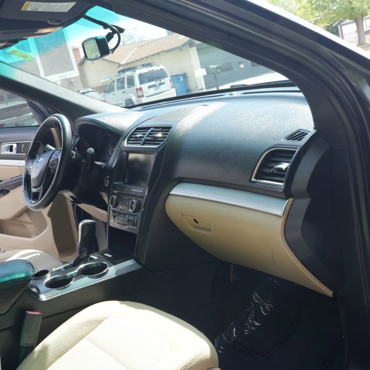 Used 2016 Ford Explorer XLT w/ Equipment Group 201A FWD image 15