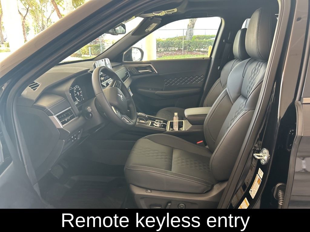 New 2025 Mitsubishi Outlander SEL Black Edition image 5