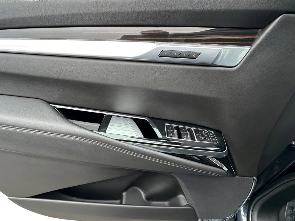 Used 2025 Cadillac Escalade Premium Luxury image 11