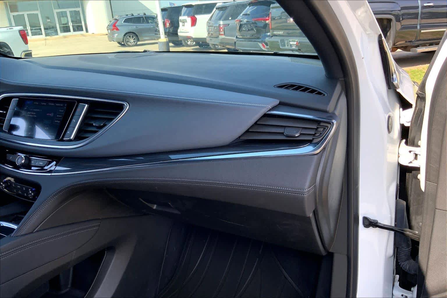 Certified 2023 Buick Enclave Essence FWD image 18
