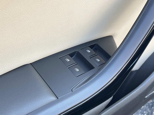 Certified 2018 Buick Cascada Premium FWD image 16