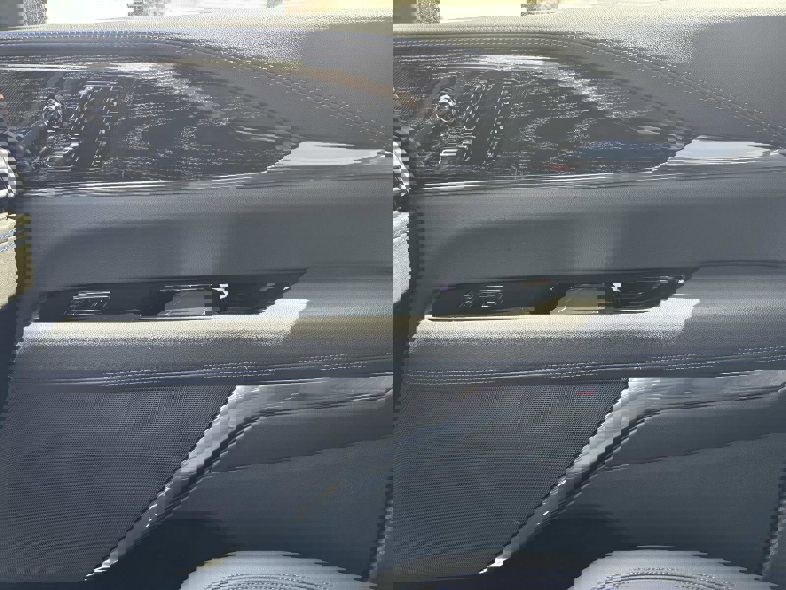 Certified 2025 Cadillac Escalade IQ Sport 1 w/ LPO, Premium Carpet Package image 23