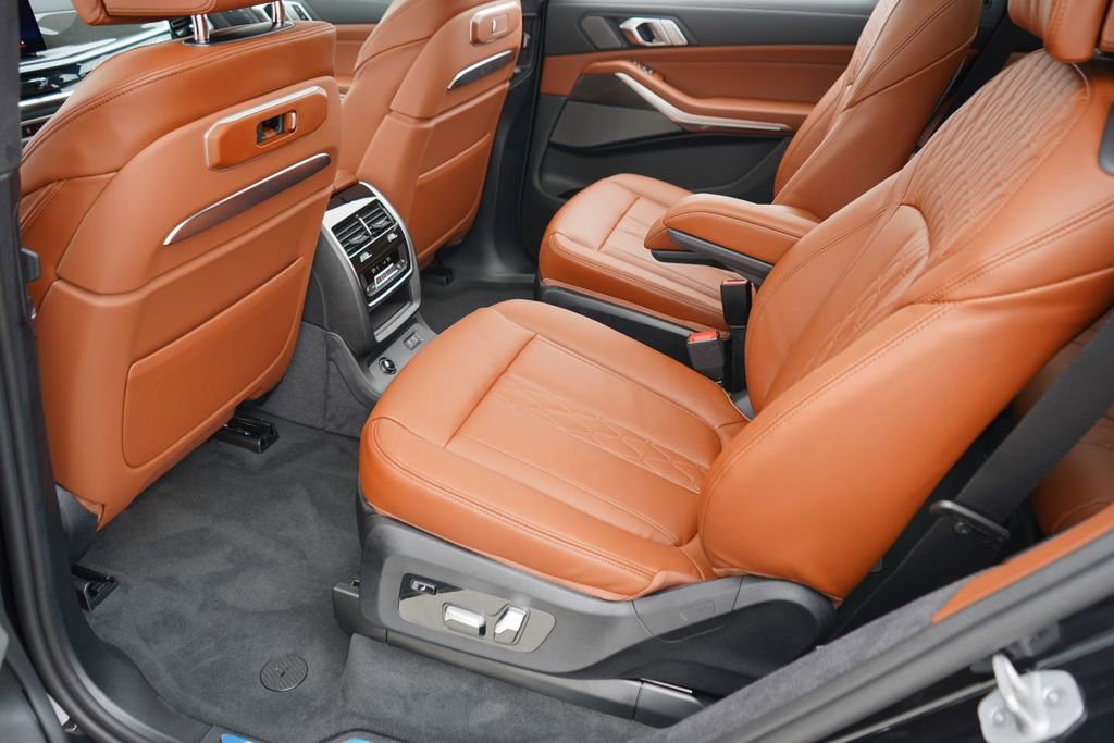 New 2026 BMW X7 M60i image 19