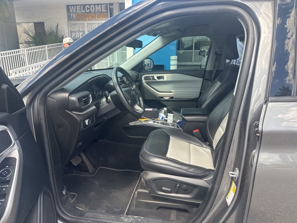 Used 2023 Ford Explorer XLT w/ Equipment Group 202A image 23
