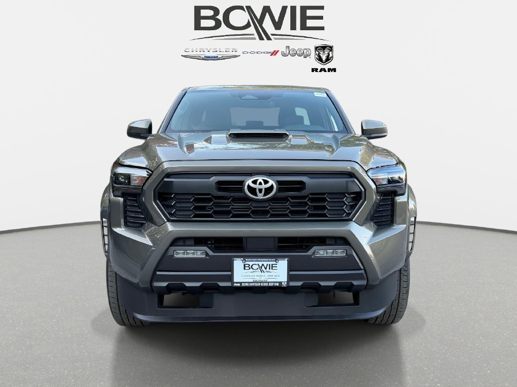 Used 2025 Toyota Tacoma TRD Sport AWD/4WD image 6