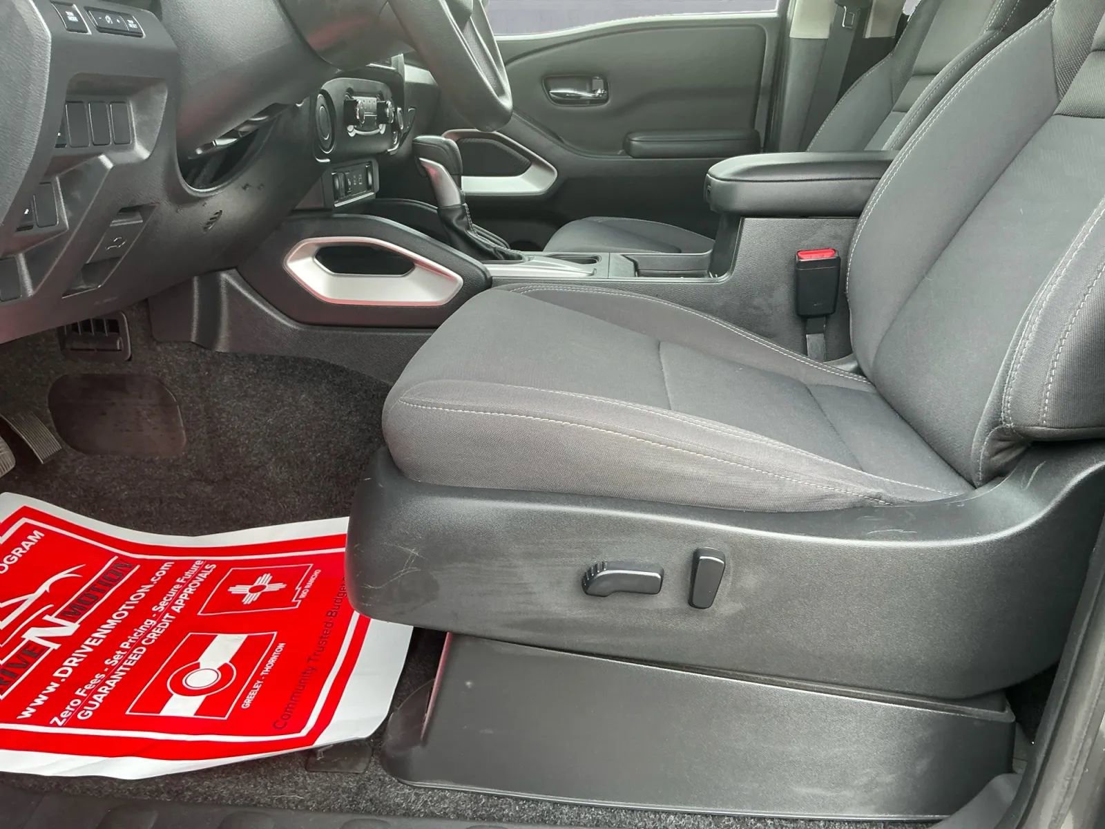 Used 2022 Nissan Frontier SV w/ Technology Package image 17