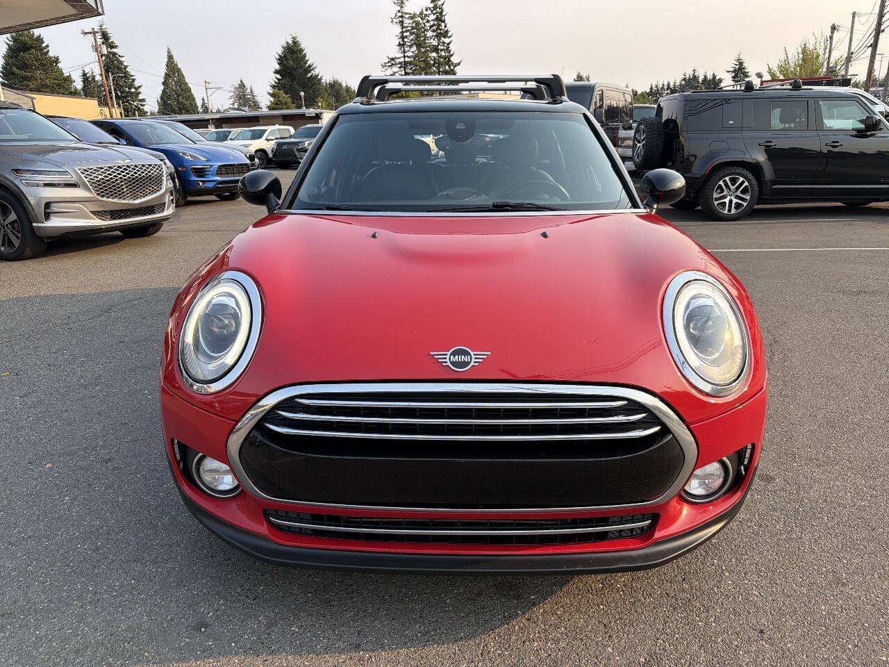 Used 2019 MINI Cooper Clubman ALL4 w/ Premium Package AWD/4WD image 11