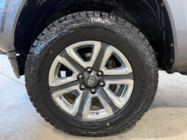 Used 2017 Toyota Tacoma Limited w/ Tow Package image 19