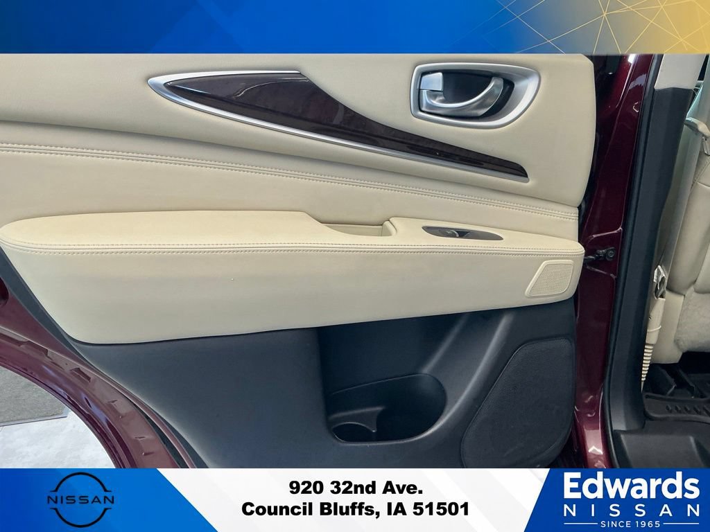 Used 2019 INFINITI QX60 Luxe w/ Sensory Package AWD/4WD image 17