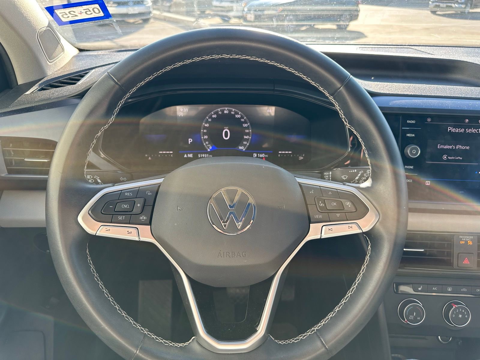 Used 2022 Volkswagen Taos SE w/ Panoramic Sunroof Package image 5