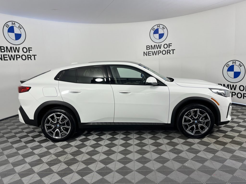 Used 2025 BMW X2 xDrive28i w/ Technology Package image 9
