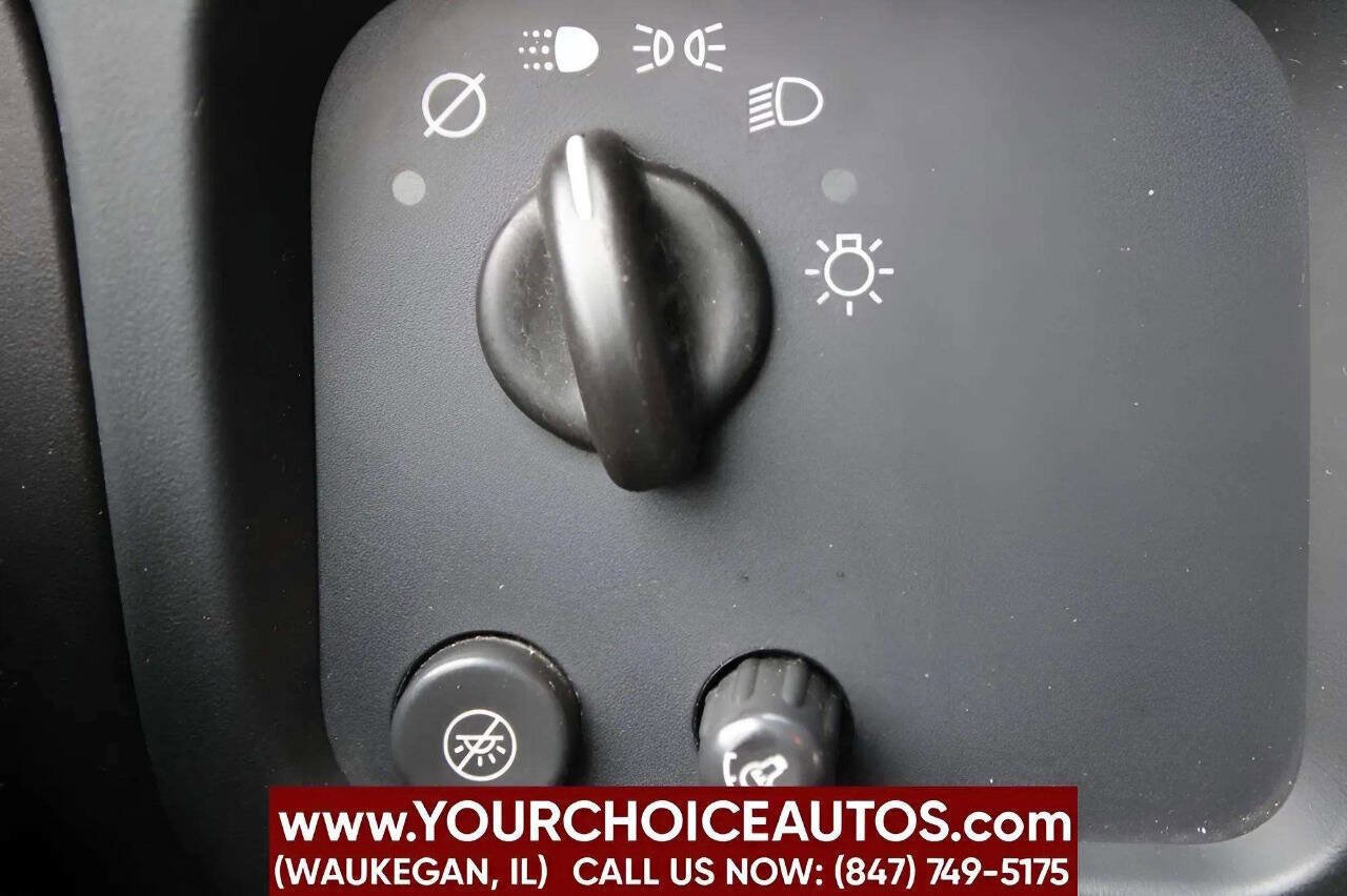 Used 2004 Chevrolet Express 1500 image 11