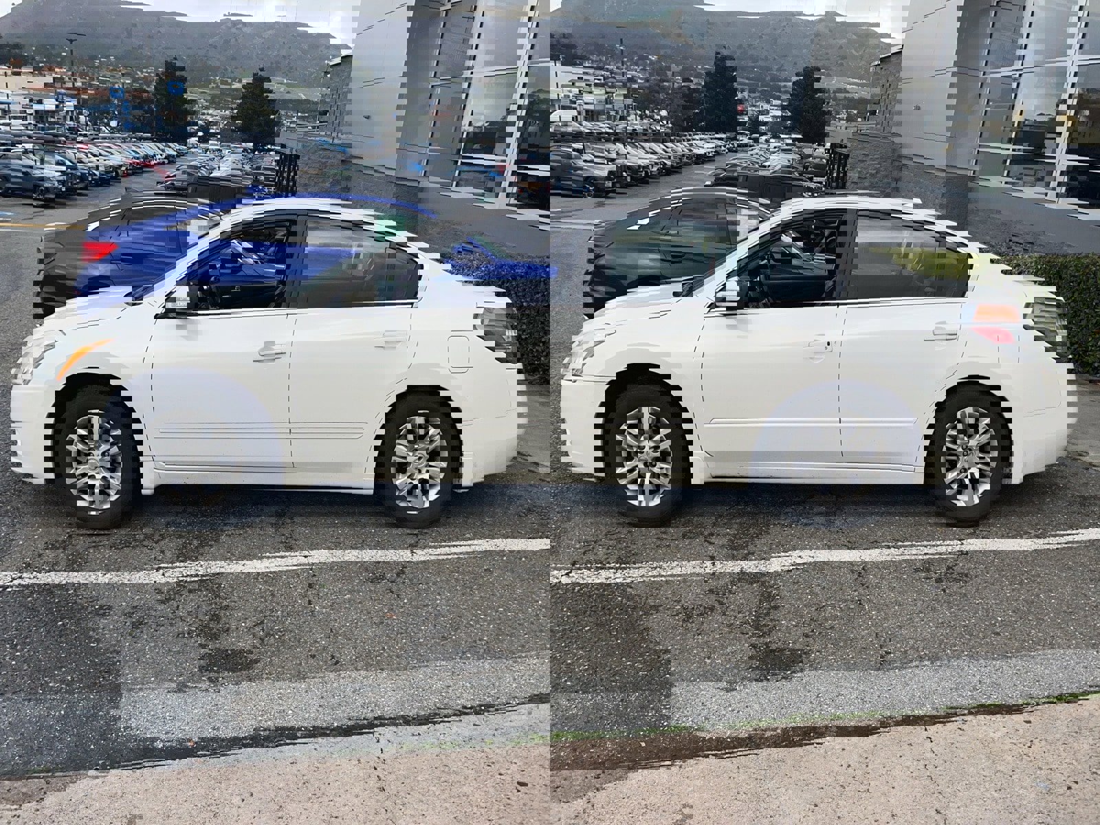 Used 2010 Nissan Altima 2.5 SL w/ SL Pkg image 7