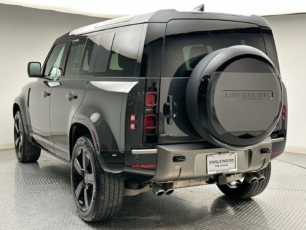 Used 2025 Land Rover Defender 110 X-Dynamic SE AWD/4WD image 11