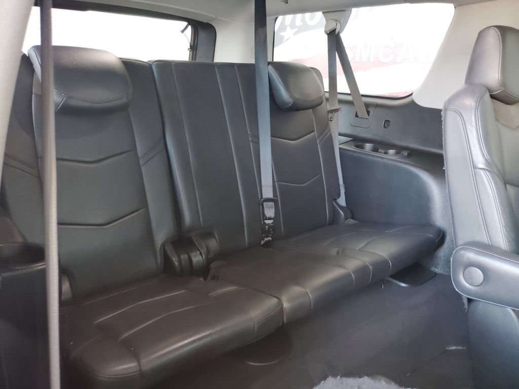Used 2020 Cadillac Escalade ESV Luxury RWD image 16