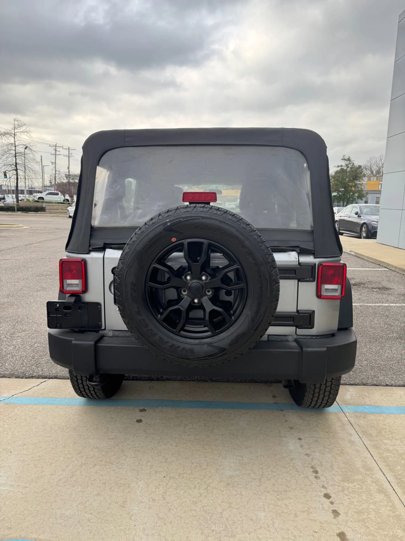 Used 2017 Jeep Wrangler Unlimited Sport image 4