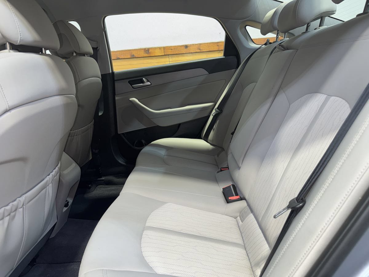 Used 2016 Hyundai Sonata SE FWD image 20
