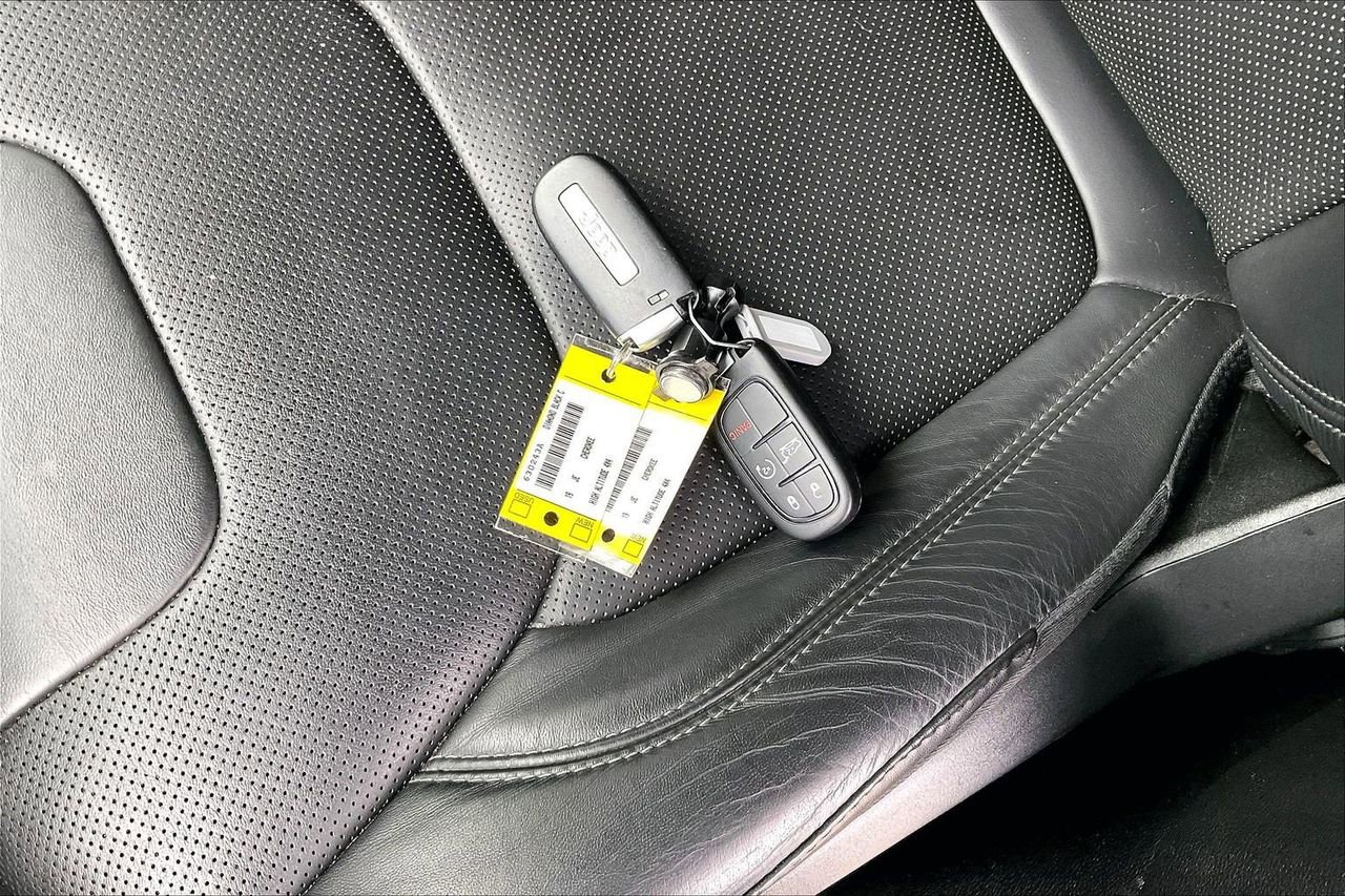 Certified 2019 Jeep Cherokee Limited image 32