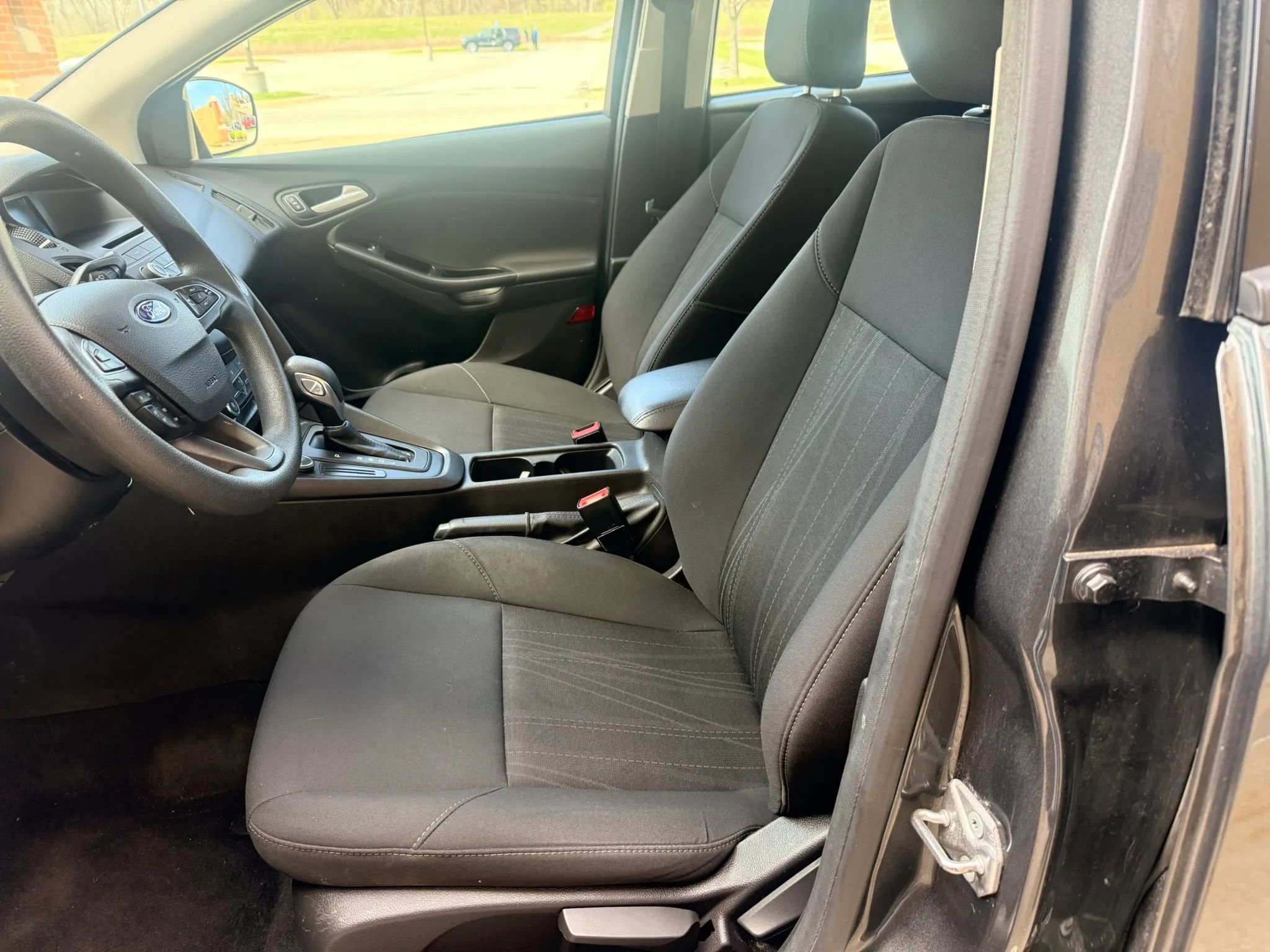 Used 2017 Ford Focus SE image 14