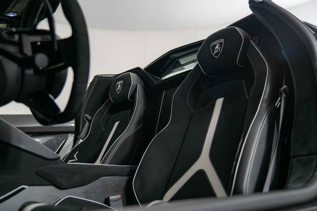 Used 2016 Lamborghini Aventador LP 750-4 Superveloce AWD/4WD image 15
